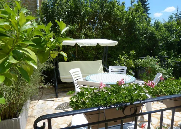 Maison Pierre D\'Or